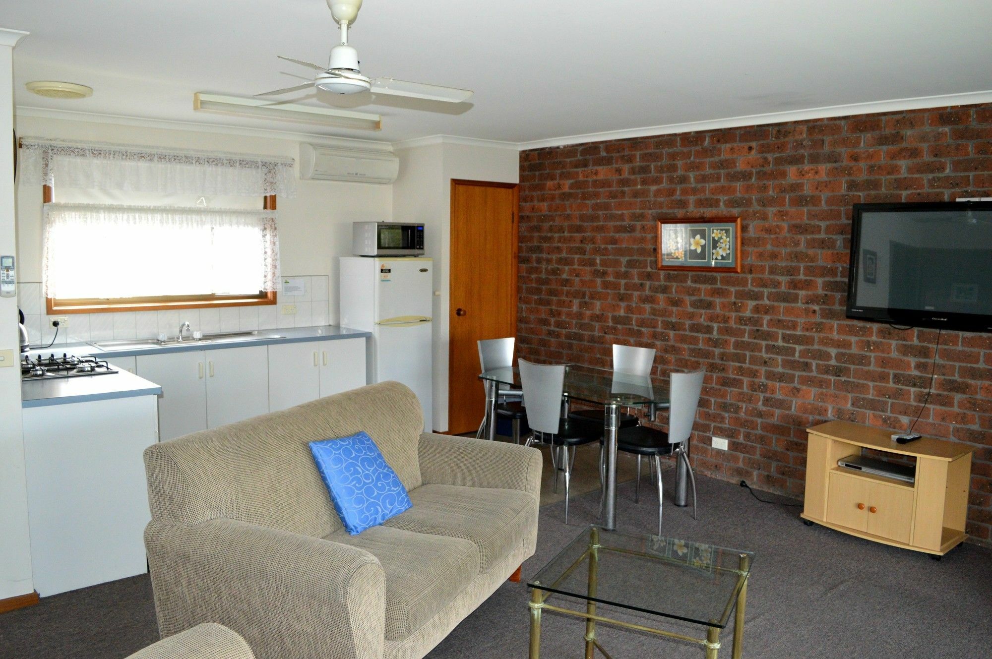 Lakes Jakaranda Holiday Units Lakes Entrance Exterior photo