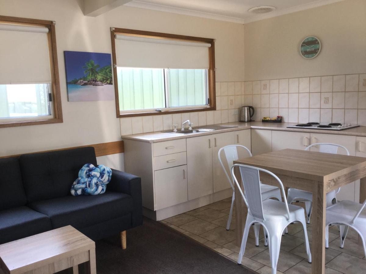 Lakes Jakaranda Holiday Units Lakes Entrance Exterior photo
